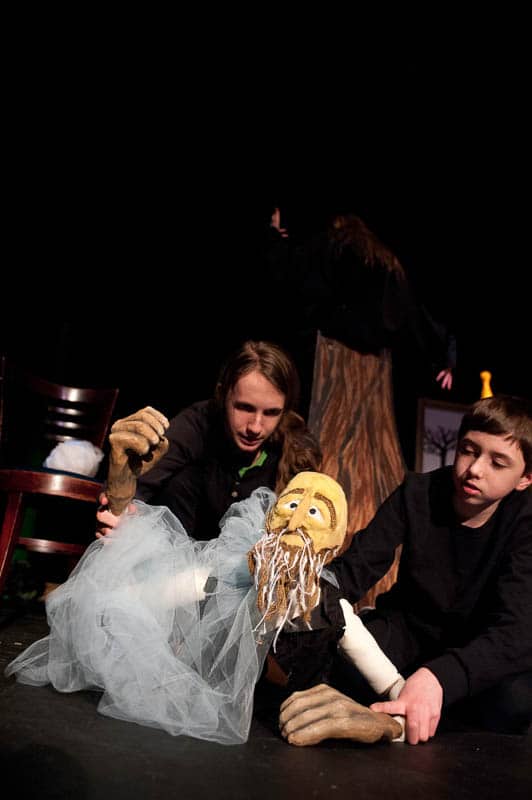 Puppet-Youth-Troupe-2_Bart-Buch